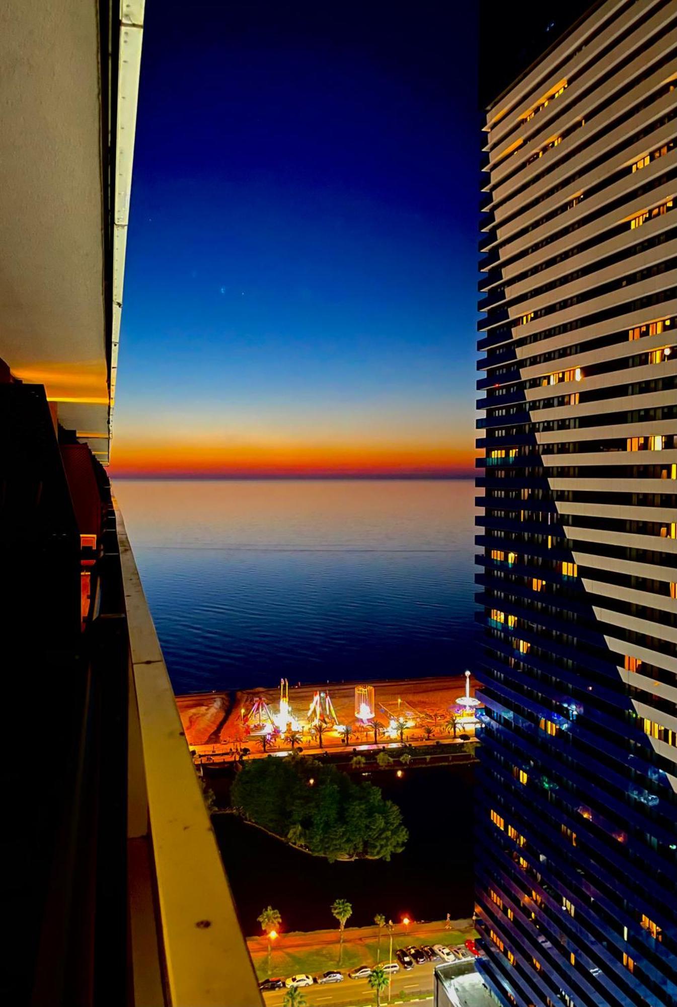 Sky Apartments Батумі Екстер'єр фото
